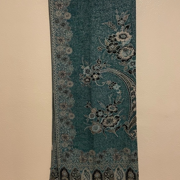 Blue Floral Fashion Scarf - Picture 7 of 7
